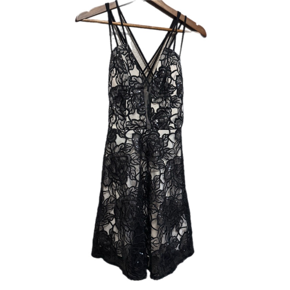 B. Darlin Lace Cocktail Dress Womens 7/8 Black Sequin Strappy Back Excellent